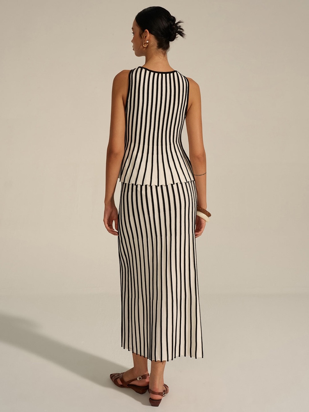 CoMMENSE Striped Knit Co-ord Set
COLOR - Black and White NWT Size Medium - Picture 2 of 11